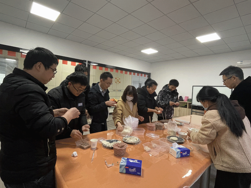 包餃(jiao)子.gif 包(bao)餃(jiao)子.gif